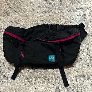 The North Face Lumbar Fanny Pack | Waist Pack | Hiking Backpacking | black pink